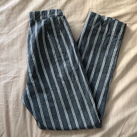 Brandy Melville Tilden Pants - Picture 3 of 10